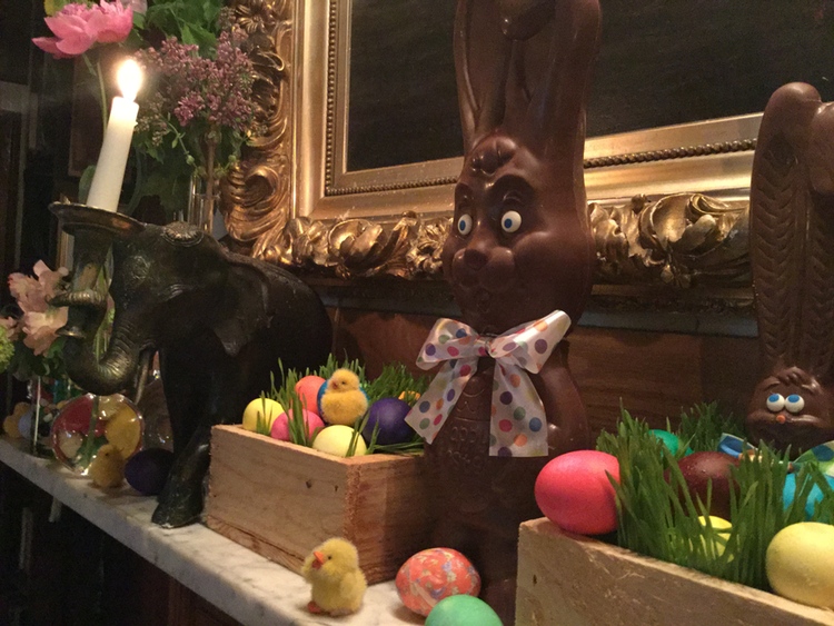 hamptons easter decor